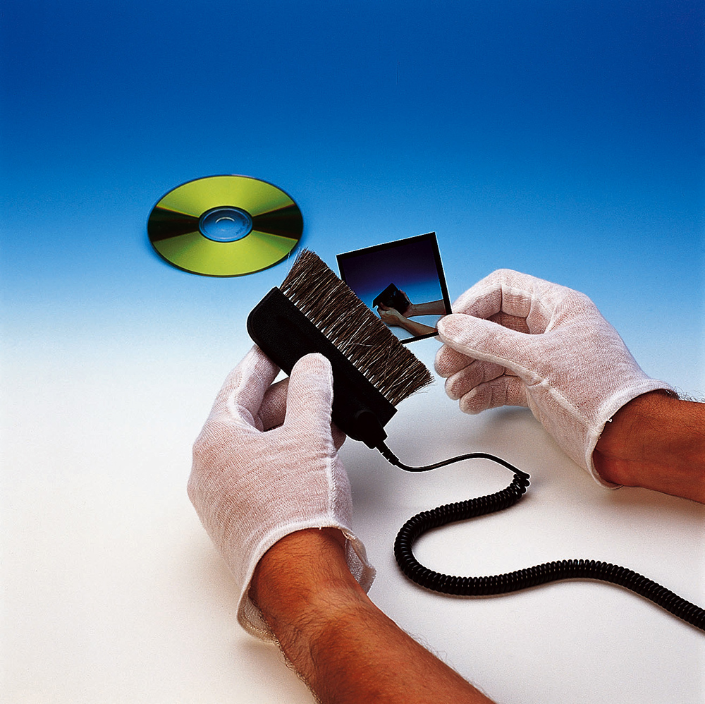 Kinetronics Static-Wisk Anti-Static-Brushes